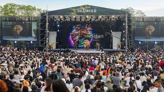 恐龍酷樂園人潮炸裂！28萬人朝聖衛武營嗨翻