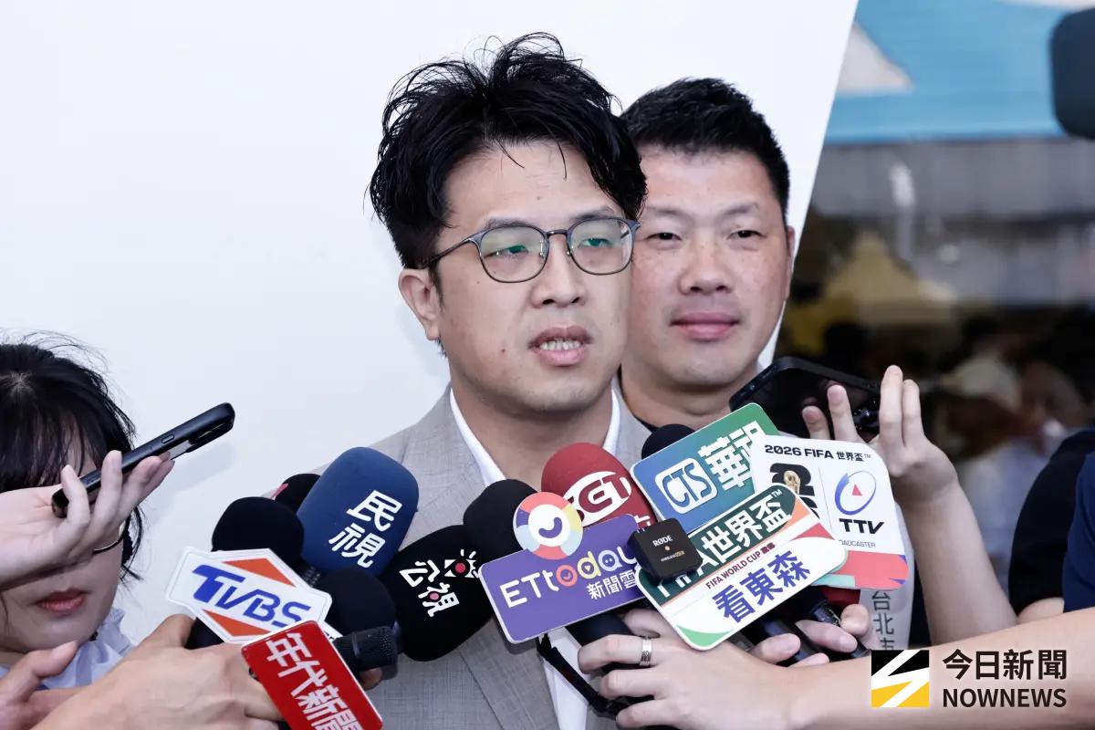 拿山友嘴沈伯洋！登山圈怒：是北市府做...