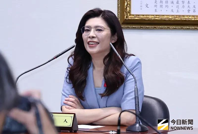 鄭麗文樂收大禮包！媒體人直搖頭：乞丐...
