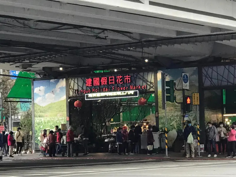 三袋同行升級！建國假日花市減塑升級