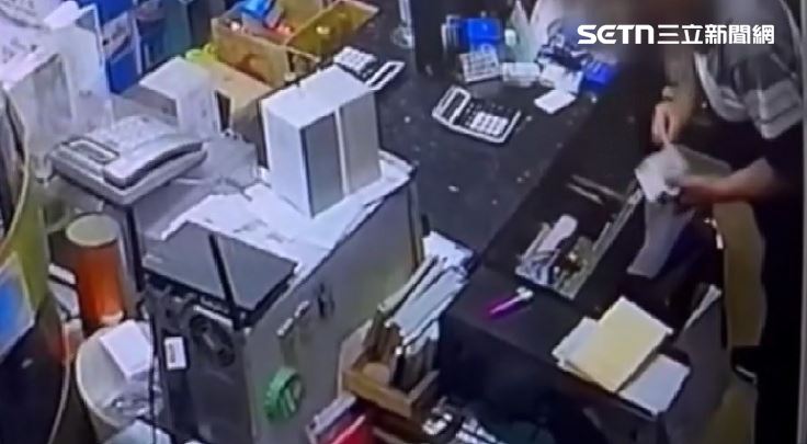 獨家／一個月偷2次錢！鄰長下跪求別鬧...