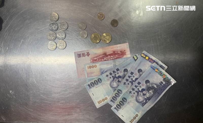 轉眼花掉快1千！深夜佯裝兌換新鈔　2...