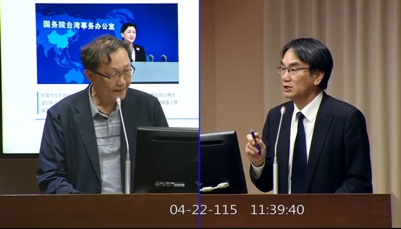 中國「高德地圖」登台！能倒數紅綠燈秒...