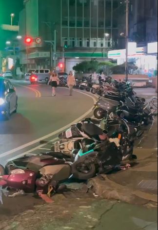 基隆毒駕男逆向狂撞13機車！遭民眾拉下車壓地控制　狡辯稱：只是度估