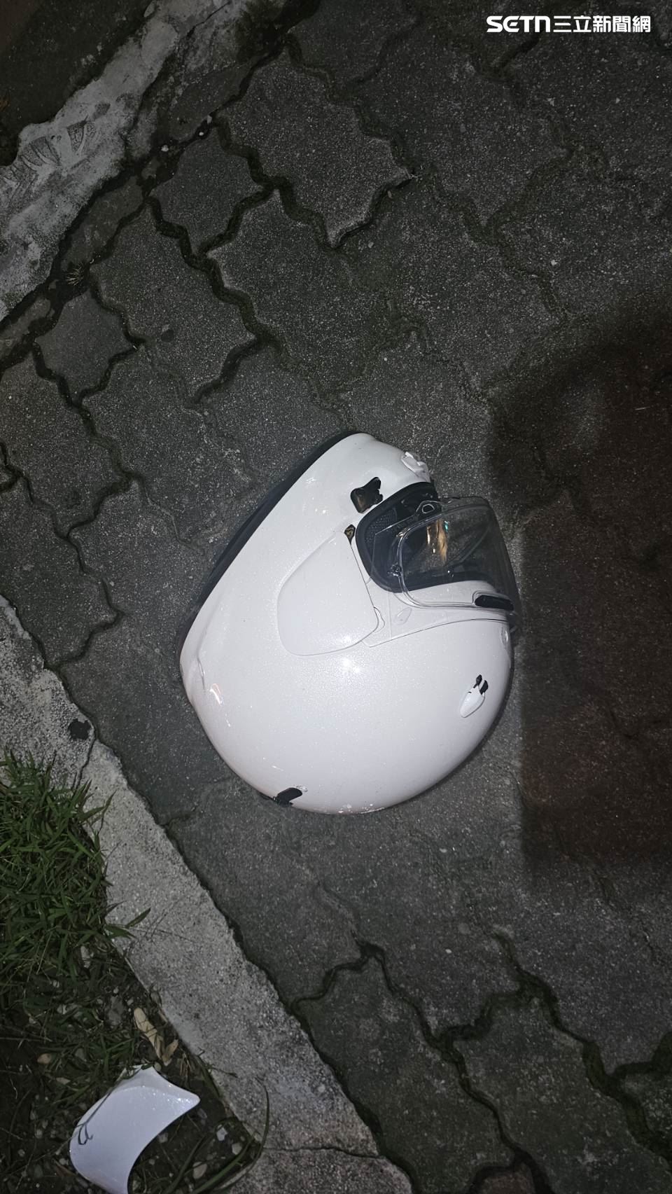 詭異自撞！新店21歲男與友夜騎 失控...