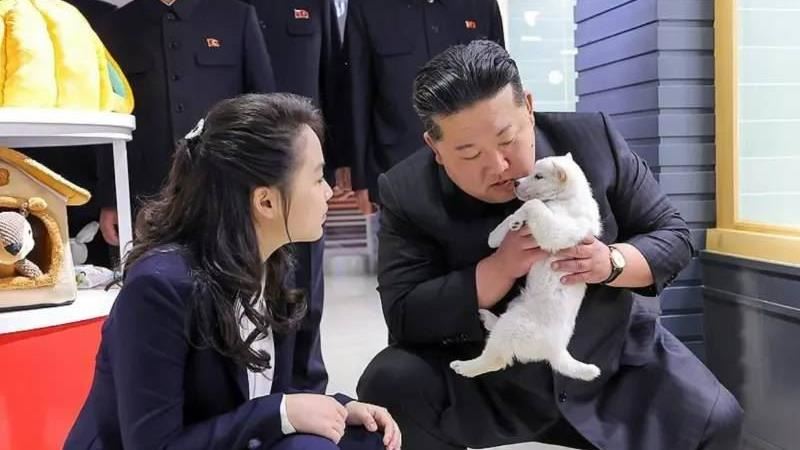 金氏王朝將迎女帝？脫北高官曝金正恩為愛女接班　10年前就秘密布局