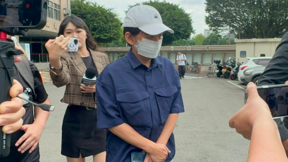 黃子佼自曝「已離婚、0收入」 否認開...