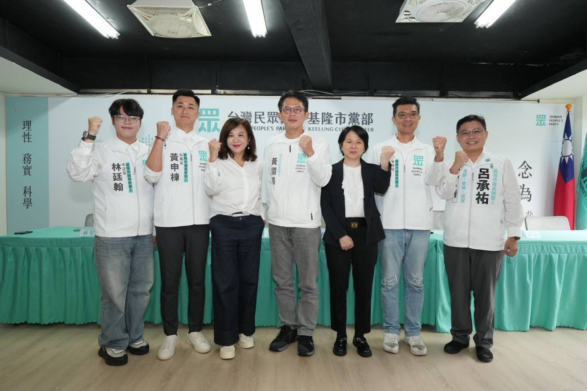 黃國昌宣示支持謝國樑連任　邱佩琳領軍...