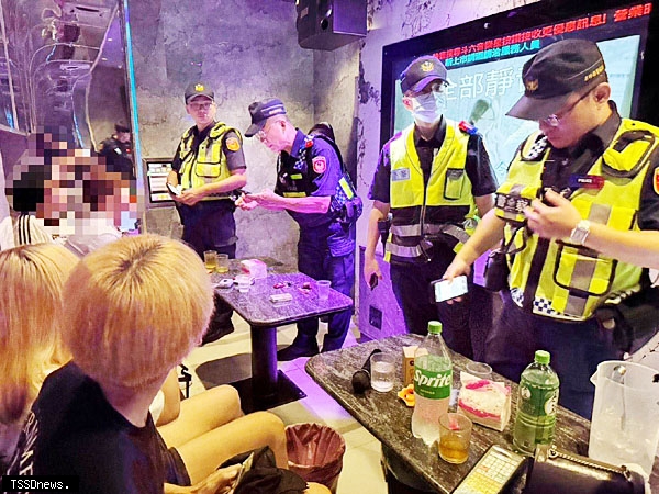 斗六警暑期守護青少年安全
