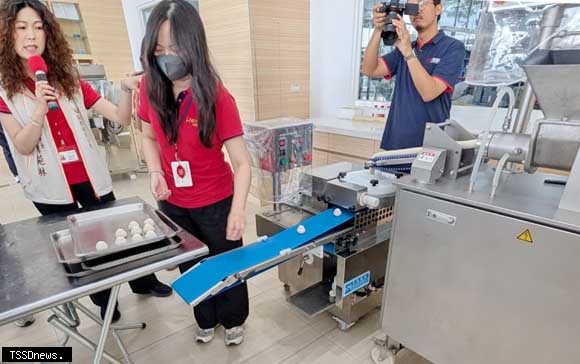 南市經發局輔導特定工廠轉型合法化有成 百城機械從仁德搶進國際市場