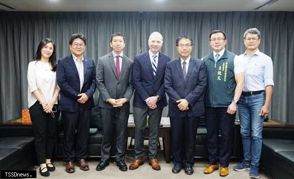 國際資安專家再訪臺南 實地檢視關鍵市...