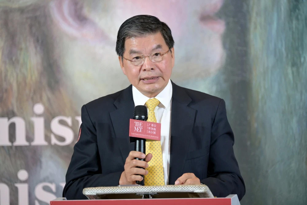 為國泰投信慘賠9億致歉　李長庚宣布高...