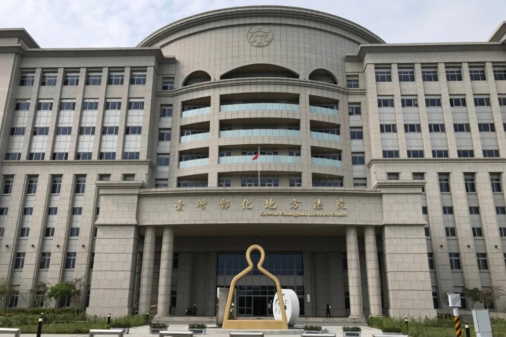 毒駕犯載10桶瓦斯肇事無保請回惹議　...