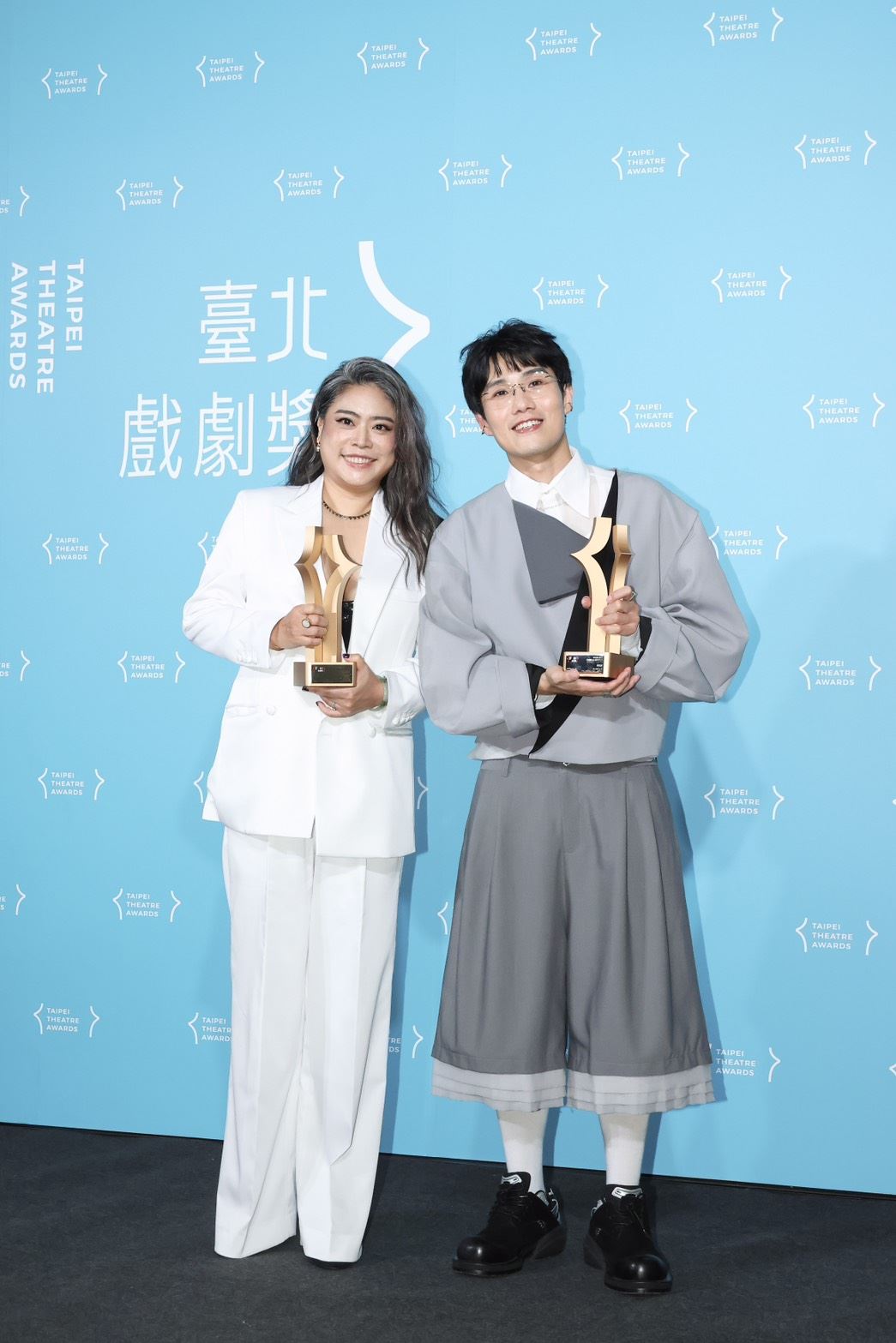 「借親弟精子」懷孕！同性導演挺孕肚拿...