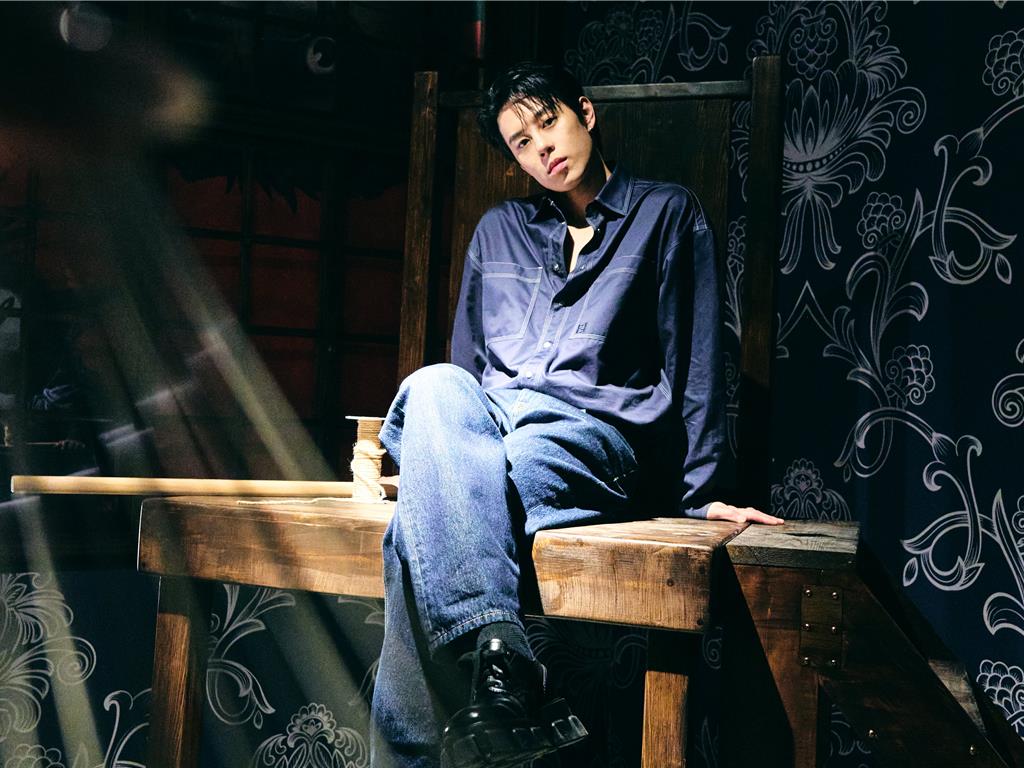 孫麥傑打造《愛麗絲》展覽主題曲　戴兔耳朵耳機走進夢境