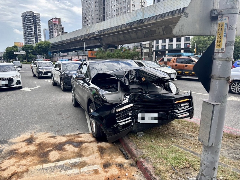 新北板橋男毒駕自撞　詢後依法送辦 (...