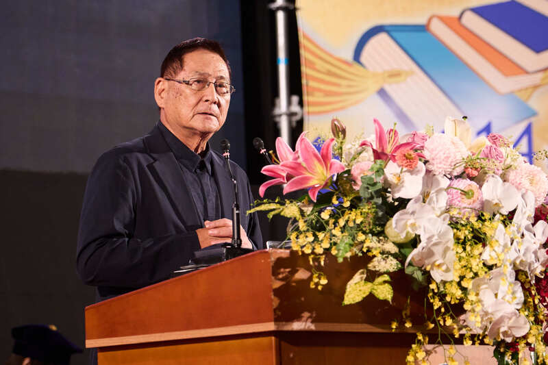 出席政大畢典　段鍾沂勉青年學子別怕失敗 (圖)
