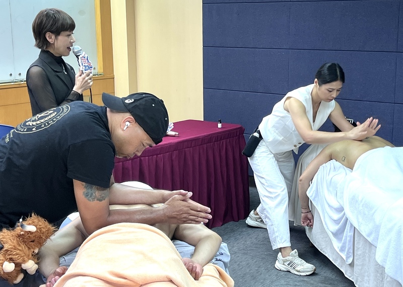 台灣運動恢復手法大賽啟動　按摩好手示範 (圖)