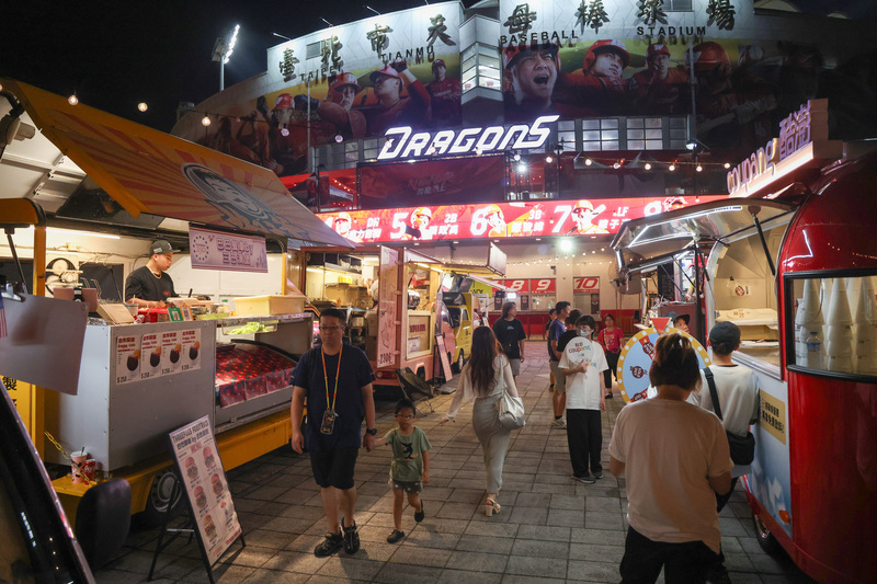 天母球場台美友好之夜　美式餐車進駐 ...