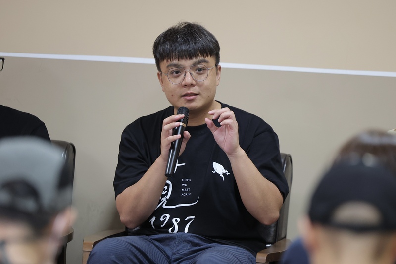「紙青蛙：再見1987」新書發表　李...