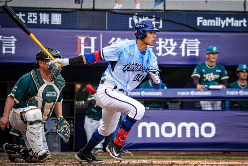 悍將童堉誠連7戰敲安　戰雄鷹首獲MVP (圖)