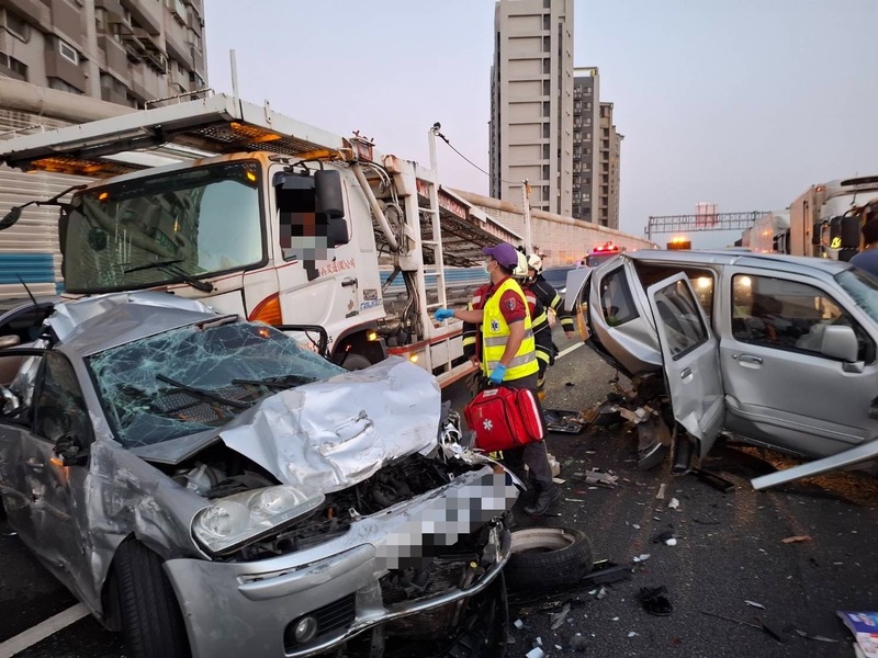 國2桃園八德段10車連環撞　7人受傷...