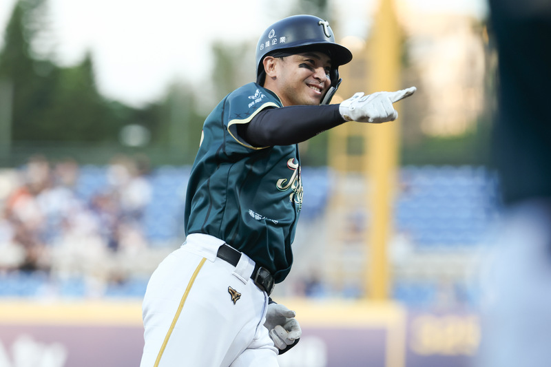 郭阜林3分砲率雄鷹擊敗悍將　獲選單場MVP (圖)