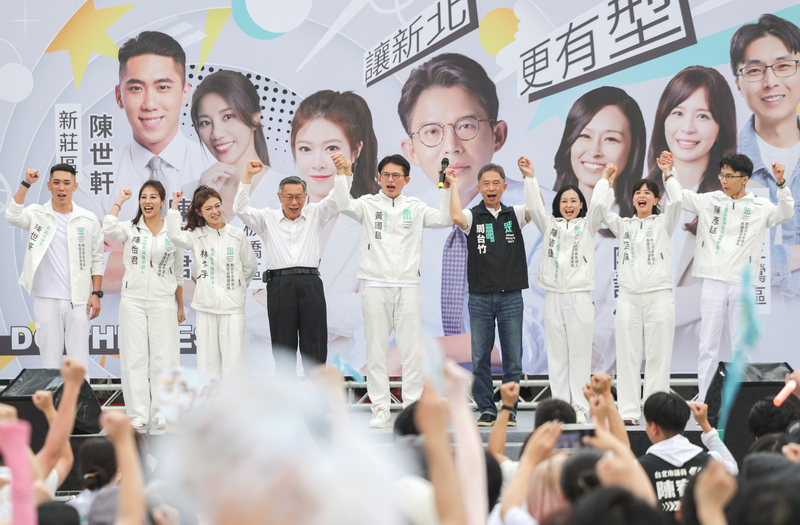 黃國昌首辦戶外造勢大會　柯文哲站台（2） (圖)