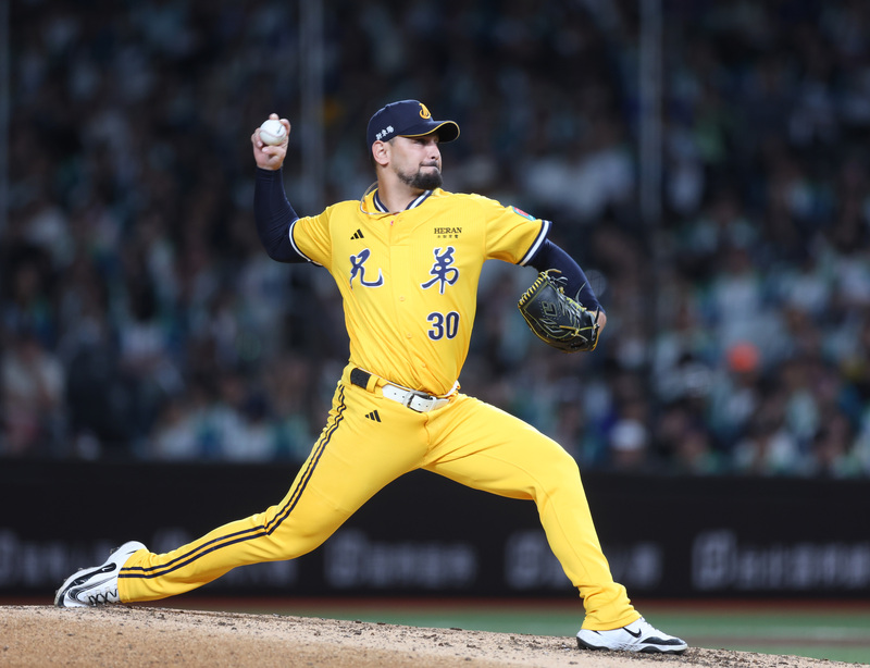 中職大巨蛋象戰悍將　勝騎士先發奪勝投 (圖)