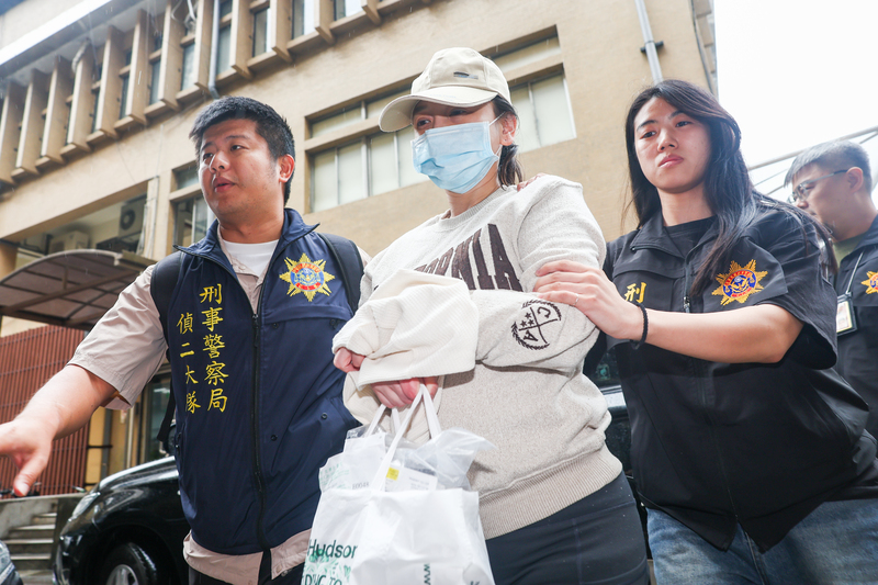 劉喬安押解返台警詢一度傳不適送醫 下...