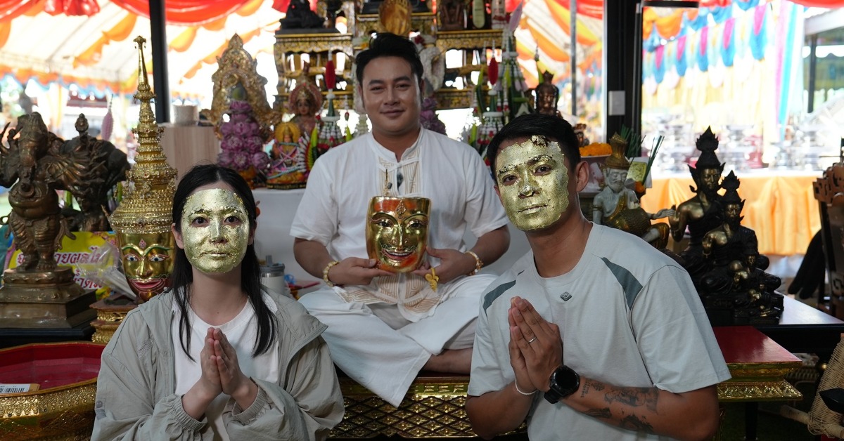 融融赴泰求中樂透！挑戰「全臉貼金箔」笑喊：像被綁架