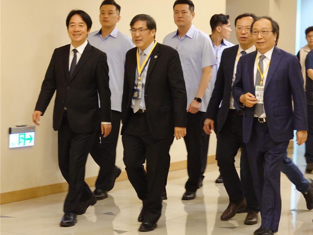 被問對台軍售川普稱「總會跟他談」！賴...