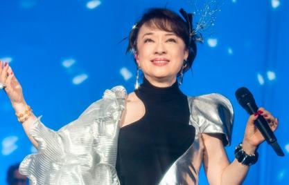 翁倩玉宣布回歸開唱　《陽光》創7.5億票房成「國民奶奶」