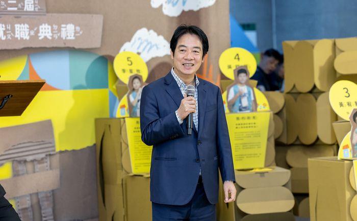 總統赴屏東「包圍縣府，孩子作主」兒童...