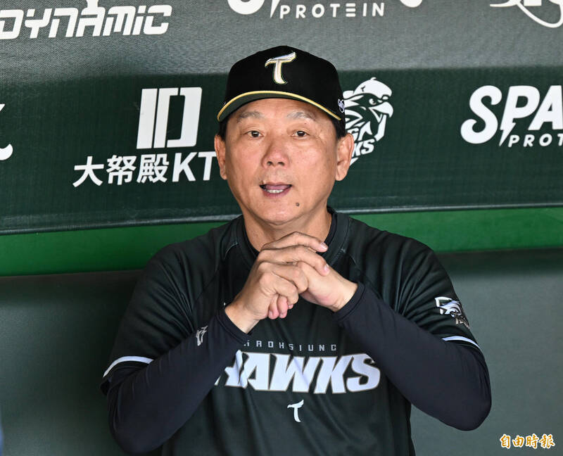中職》台鋼雄鷹打線極度「左傾」 洪總怎麼看？