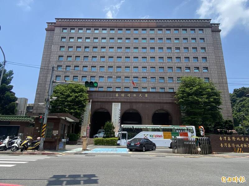 男子台鐵車廂狂噴鄰座辣椒水害一家3口...