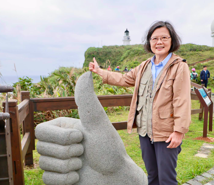 蔡英文吐潮流哏震驚6萬人　芋頭壽司釣...