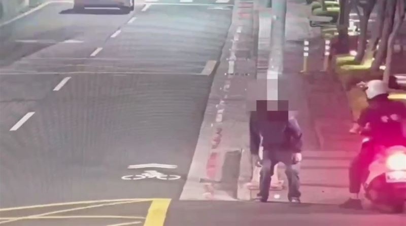 北市男僵屍步引網熱議！質疑吸食芬太尼 刑事局：警盤查無異狀