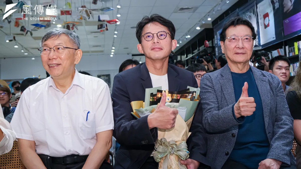 黃國昌新書《向光前行》開賣！趙少康力...