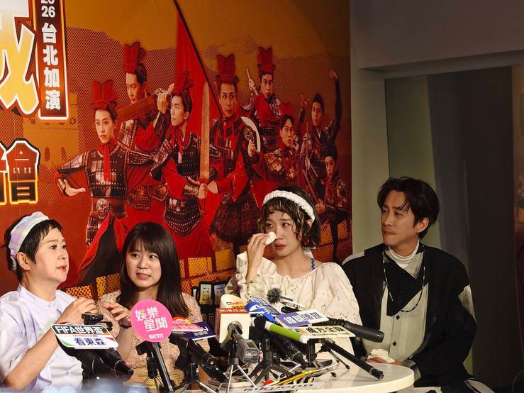 60歲王月開顱救命的女兒陪同驚現身慶功 最初連醫生都不知會不會醒來.惹哭Lulu等全部人